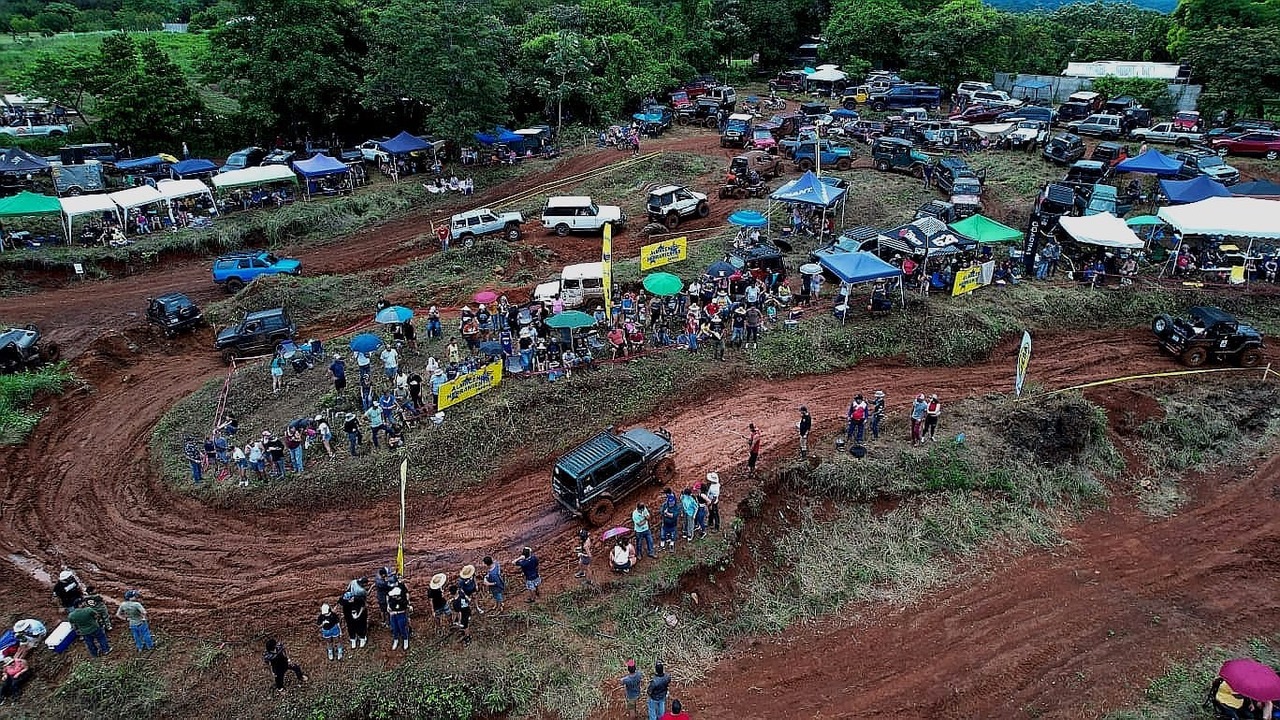 Domingo 30 de junio en la Pista La Torre en San Mateo Regresa Boro Mud Fest,  la fiesta del barro